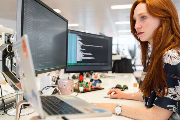 L'IT : Les domaines clés et applications innovantes pour booster votre entreprise