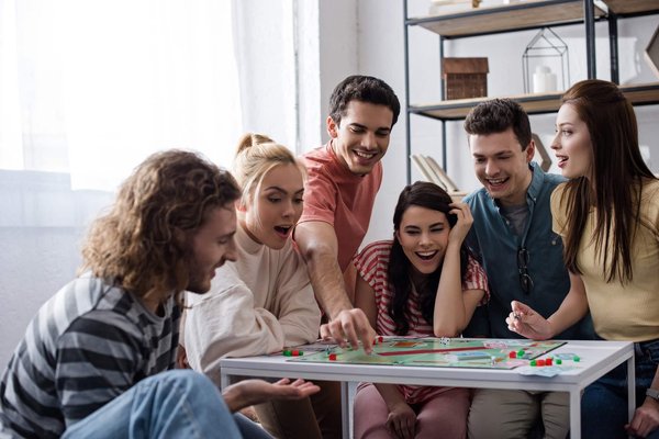 Jouez plus longtemps avec des dés gratuits sur Monopoly Go