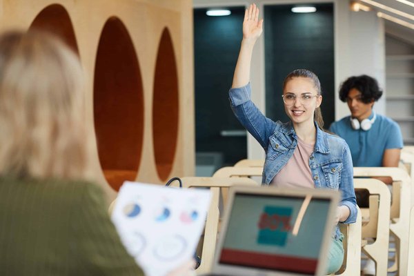 Quels sont les avantages de poursuivre ses études dans une école de management qui accueille des nationalités différentes ?