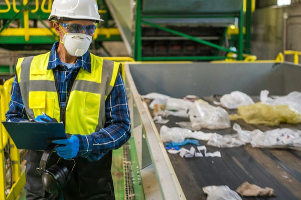 Les bonnes pratiques et solutions durables dans la gestion des déchets de travaux